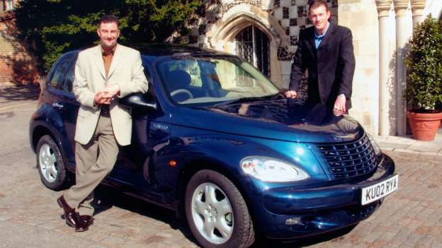 Otomobillere ait en garip reklam fotoğrafları