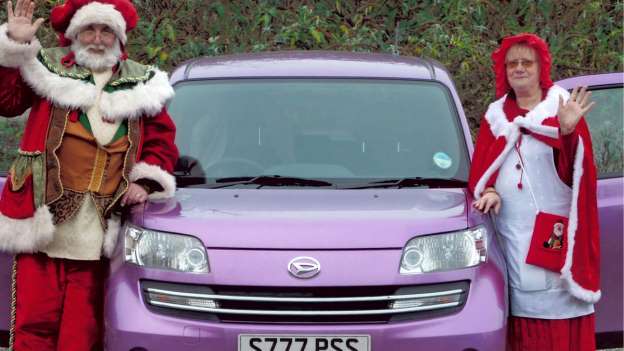 Otomobillere ait en garip reklam fotoğrafları