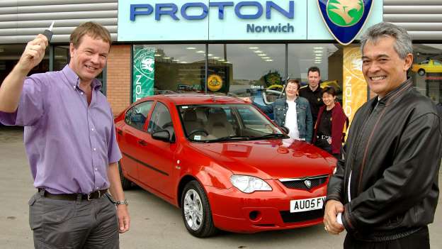 Otomobillere ait en garip reklam fotoğrafları