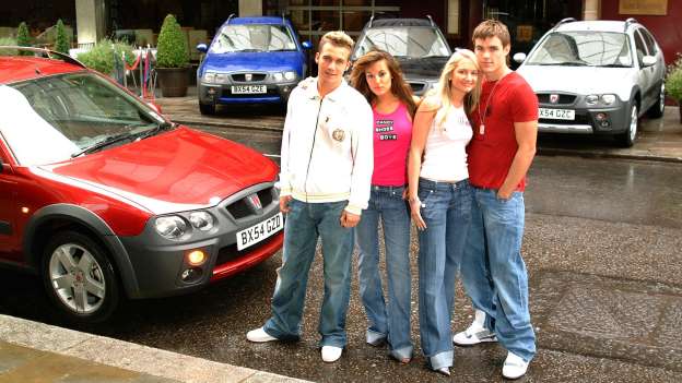 Otomobillere ait en garip reklam fotoğrafları