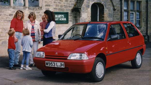 Otomobillere ait en garip reklam fotoğrafları