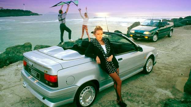 Otomobillere ait en garip reklam fotoğrafları