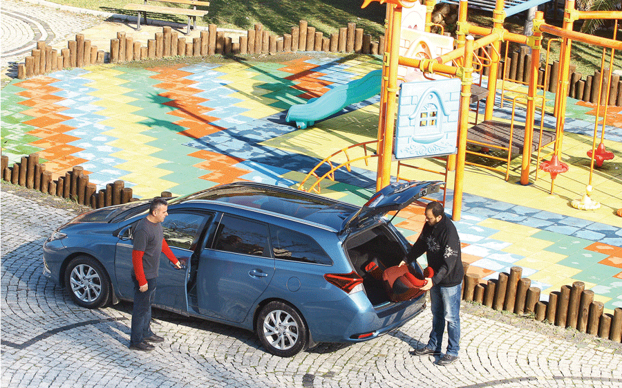 UZUN DÖNEM · Toyota Auris Touring Sports 1.6 Multidrive S