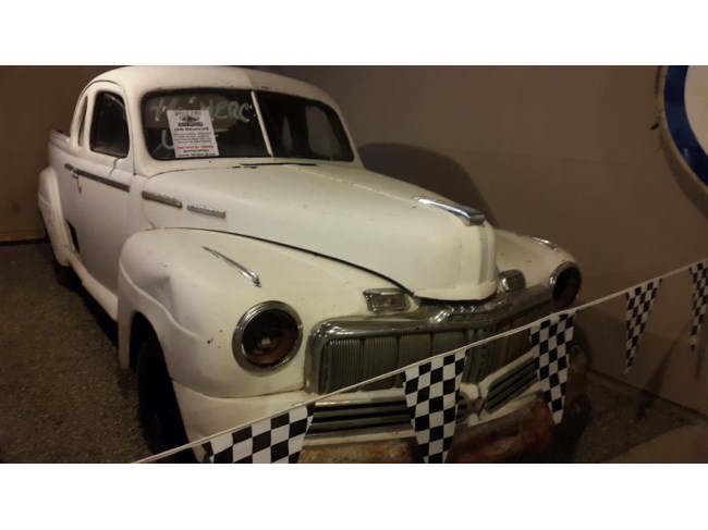 Kanadalı bir iş adamı arazisini 340 otomobiliyle satıyor  