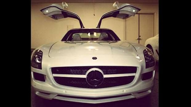 Floyd Mayweather lüks otomobilini satıyor