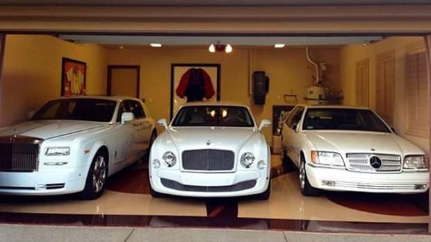 Floyd Mayweather lüks otomobilini satıyor