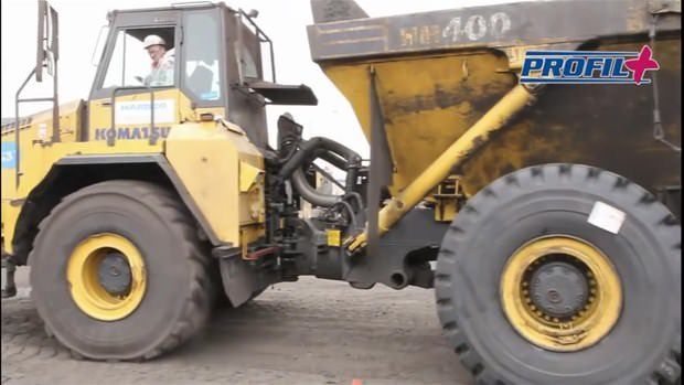 Dev lastiği böyle değiştirdiler