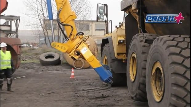 Dev lastiği böyle değiştirdiler