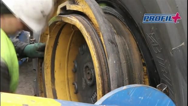 Dev lastiği böyle değiştirdiler