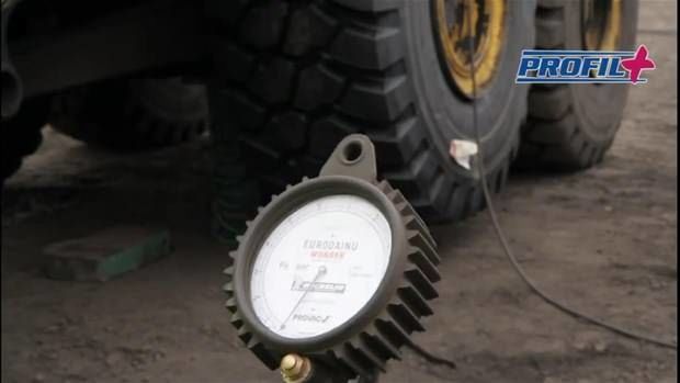 Dev lastiği böyle değiştirdiler