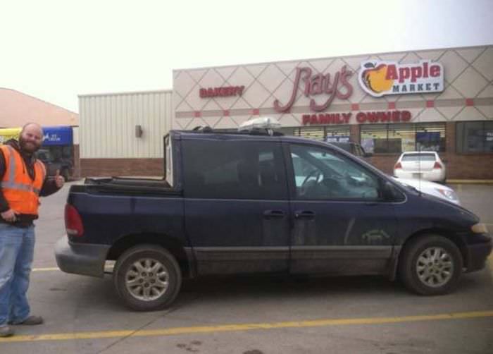 Yollarda görebileceğiniz en çirkin araçlar!  