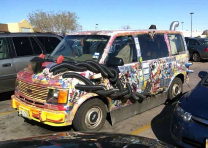 Yollarda görebileceğiniz en çirkin araçlar!  