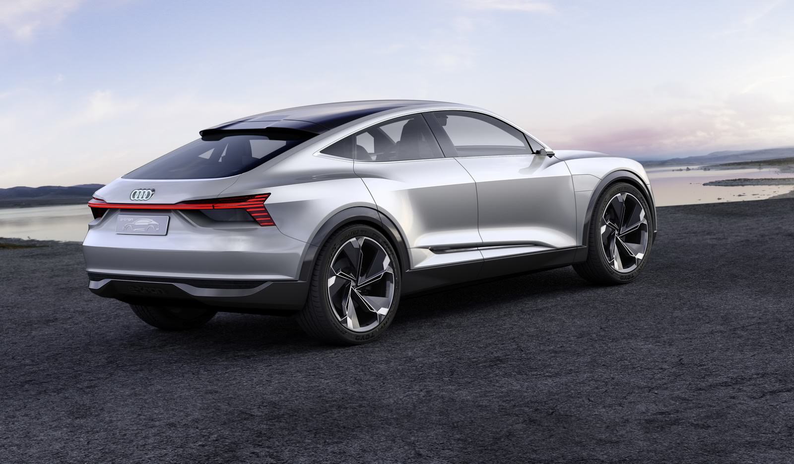 2017 Audi e-tron Sportback Concept