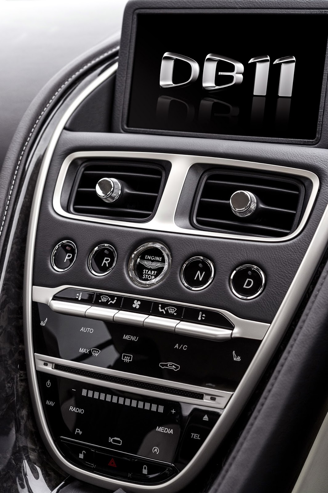 Acun Ilıcalı, İstanbul Autoshow’da yeni Aston Martin DB11 siparişi verdi