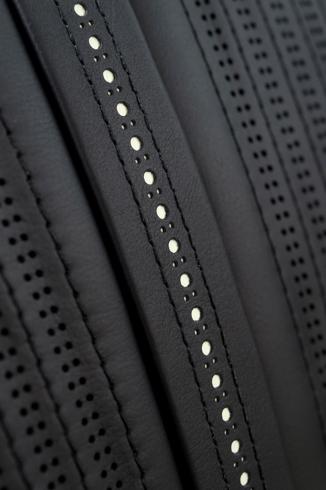 Acun Ilıcalı, İstanbul Autoshow’da yeni Aston Martin DB11 siparişi verdi