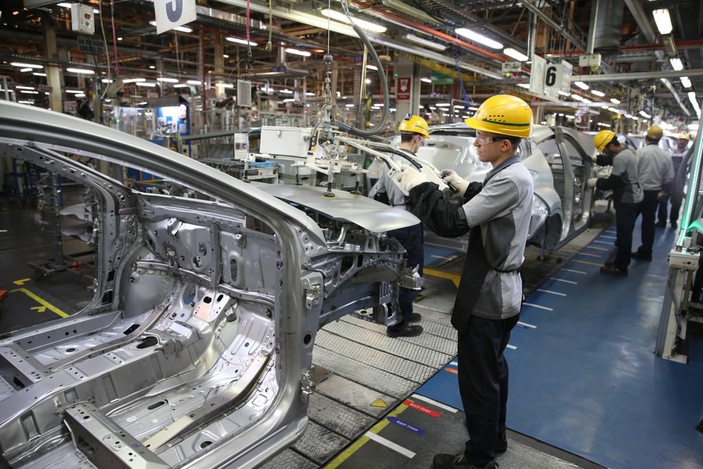 Türkiye'de üretilen ilk hibrit otomobil: Toyota C-HR