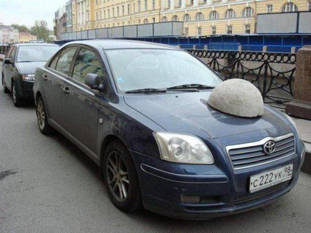 Yanlış yere park ettiler!