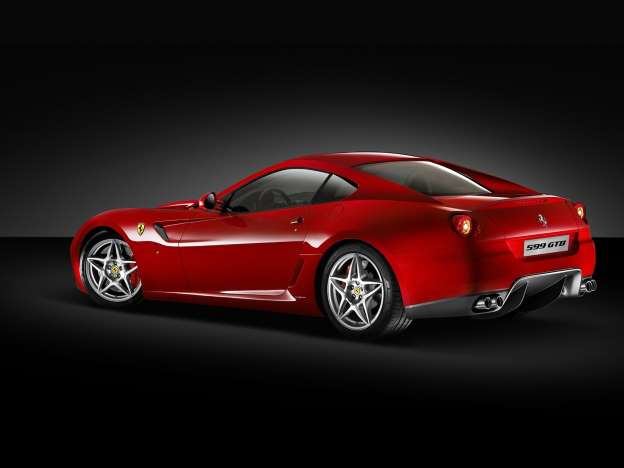 Cristiano Ronaldo’nun süper hızlı otomobilleri