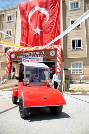 Hurda parçalardan mini "Otomobil" yaptılar
