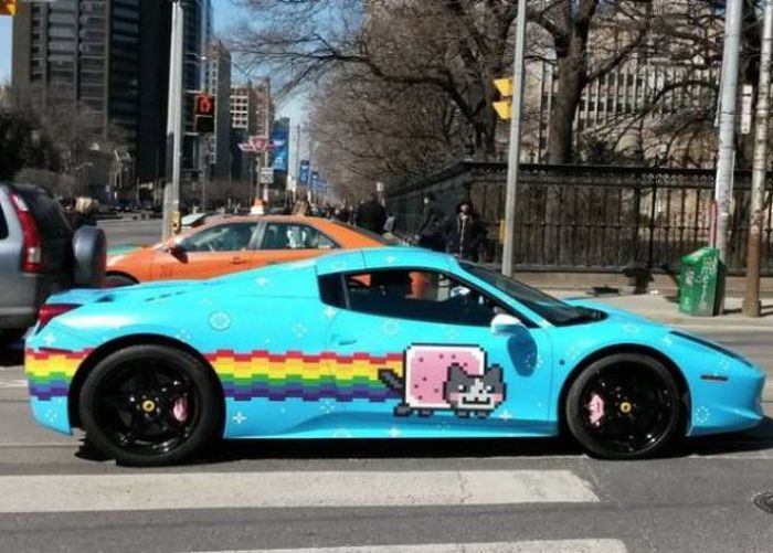 Pahalı otomobillere sıra dışı boya!  