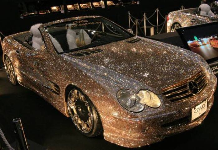 Pahalı otomobillere sıra dışı boya!  