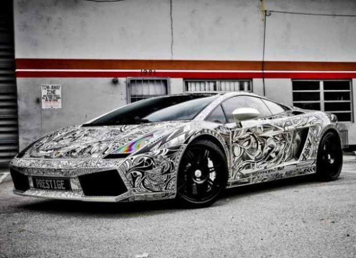 Pahalı otomobillere sıra dışı boya!  