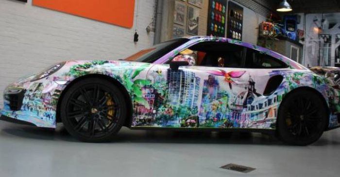 Pahalı otomobillere sıra dışı boya!  