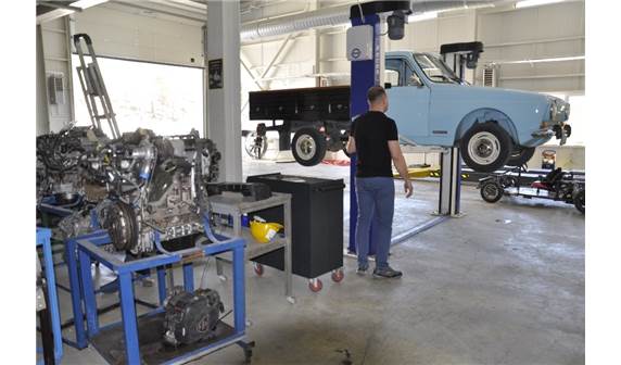 Otomotiv hocasının "Anadol" tutkusu