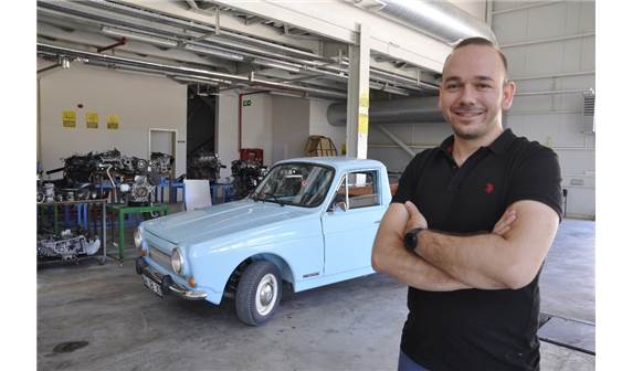 Otomotiv hocasının "Anadol" tutkusu