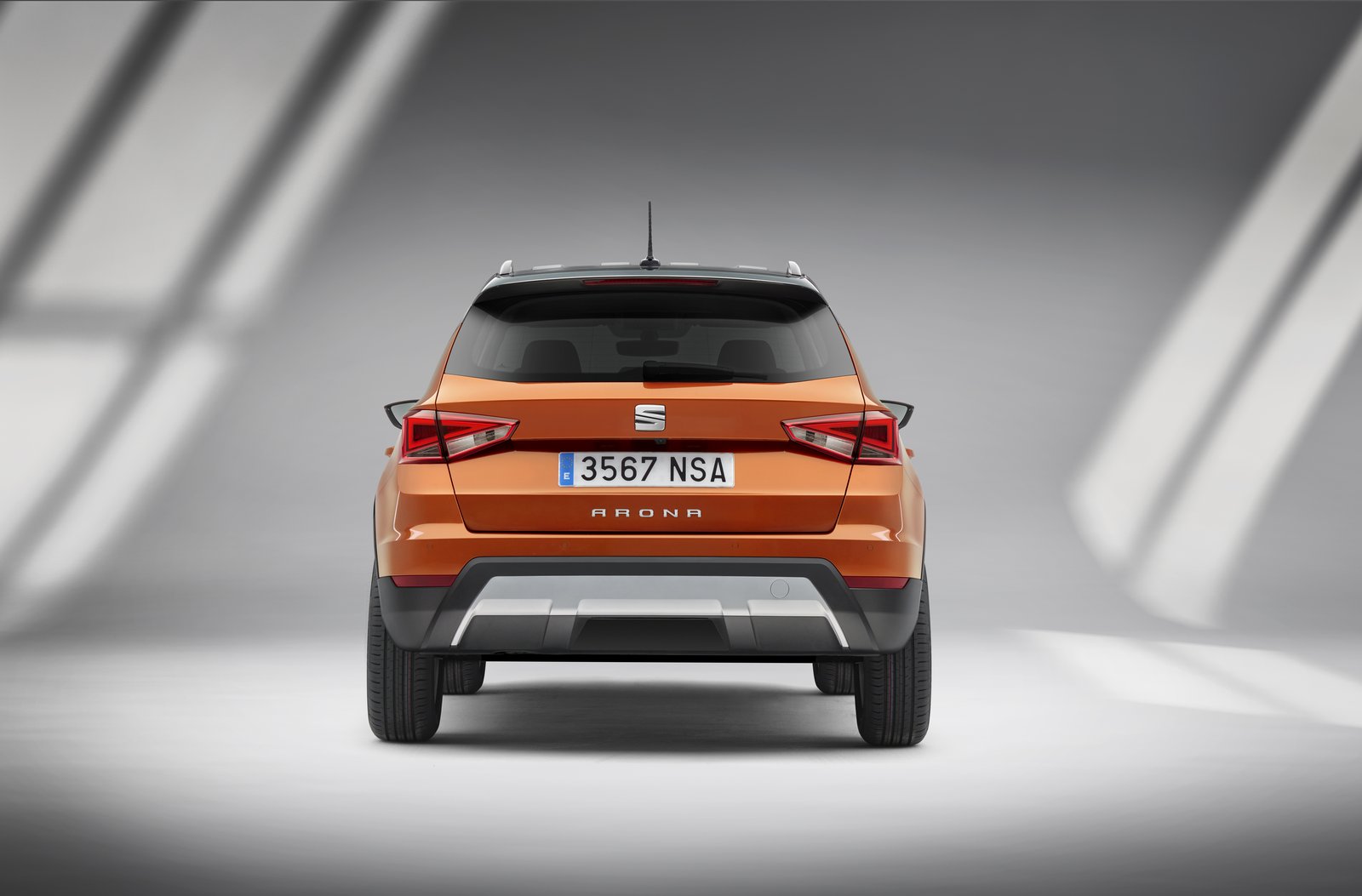 Seat’ın yeni crossover modeli Arona ortaya çıktı