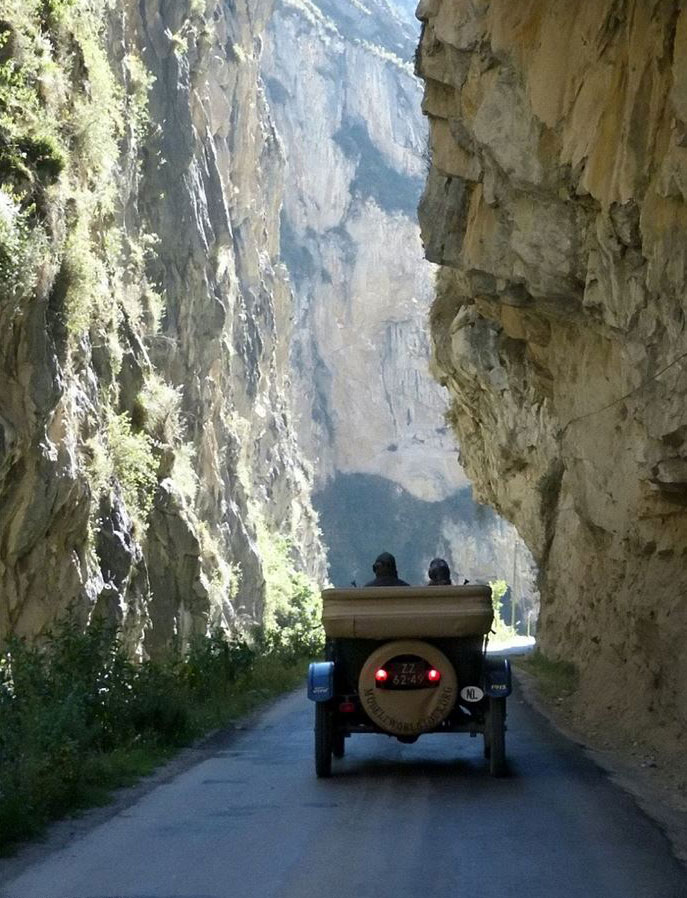 100 yıllık otomobille dünya turu