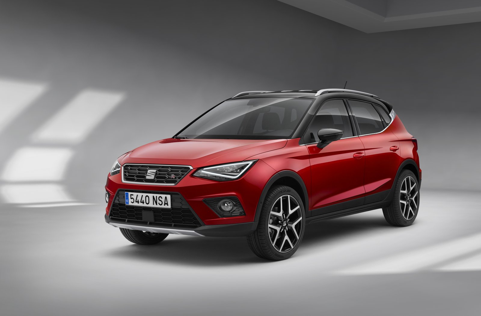 Seat’ın yeni crossover modeli Arona ortaya çıktı