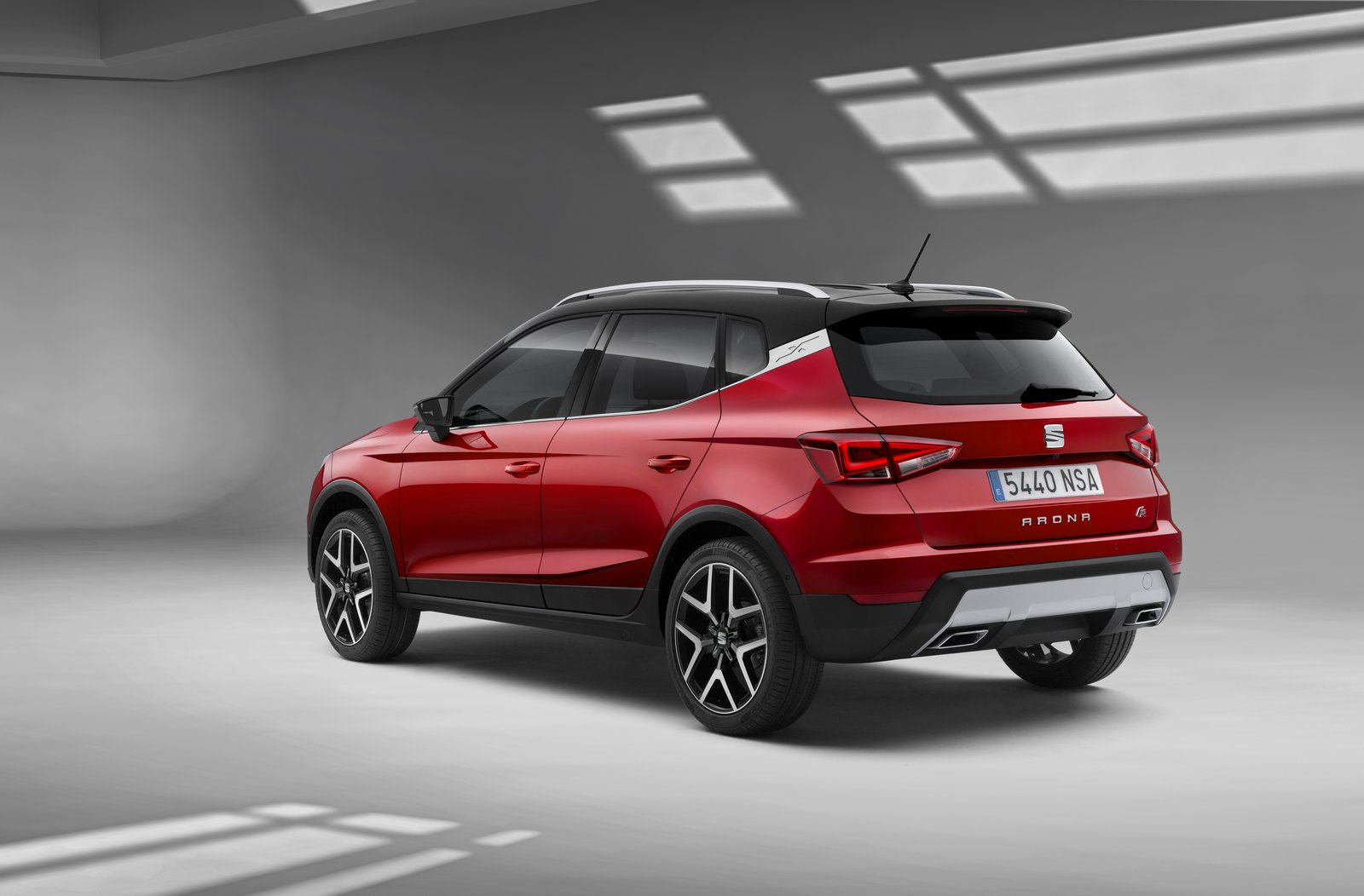Seat’ın yeni crossover modeli Arona ortaya çıktı