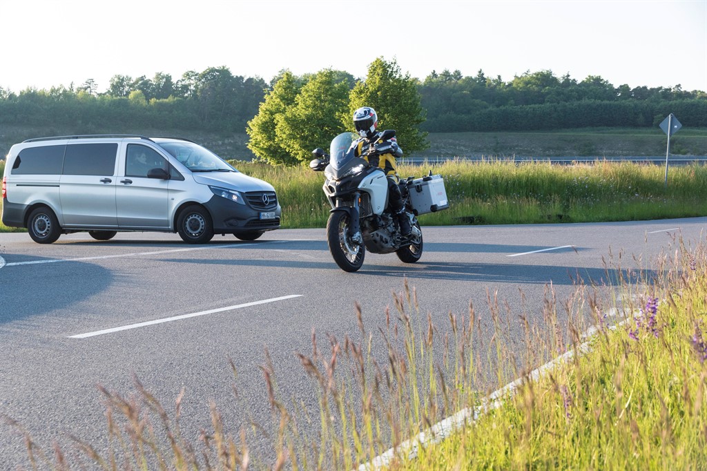 Bosch’tan motosiklet sürücüleri için ‘dijital zırh’