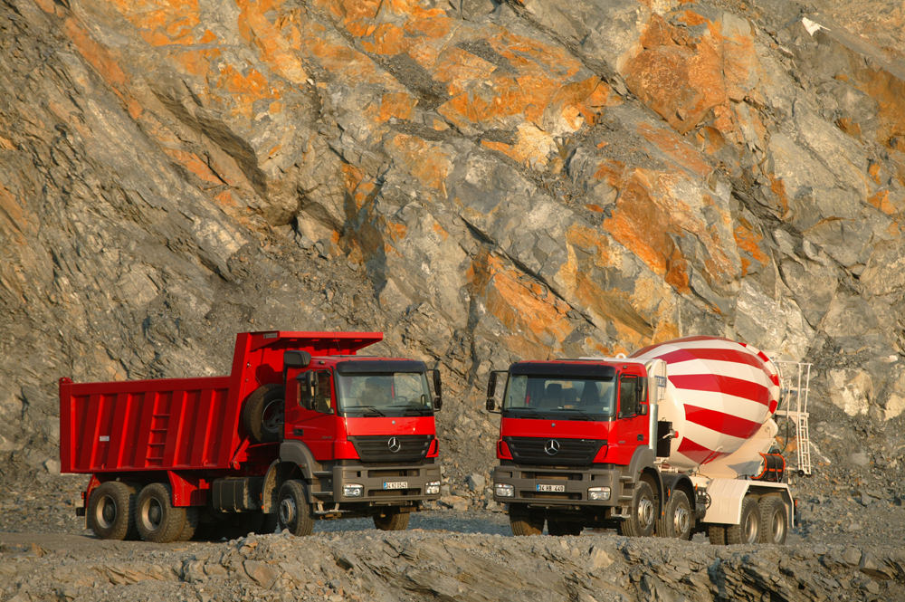 Mercedes-Benz Türk'ün 50 yıllık tarihindeki kilometre taşları