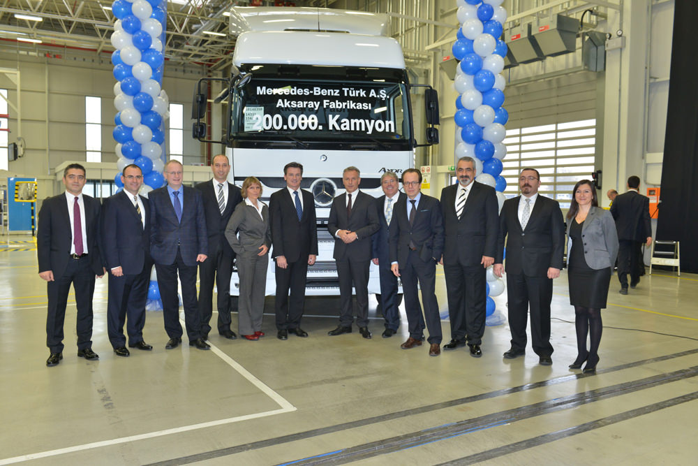 Mercedes-Benz Türk'ün 50 yıllık tarihindeki kilometre taşları