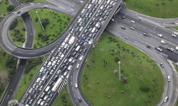 İnsanlar trafikte ne kadar vakit harcıyor?