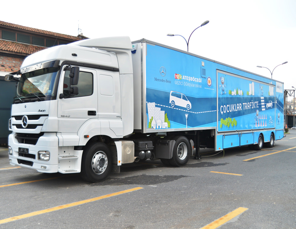 Mercedes-Benz Türk'ün 50 yıllık tarihindeki kilometre taşları