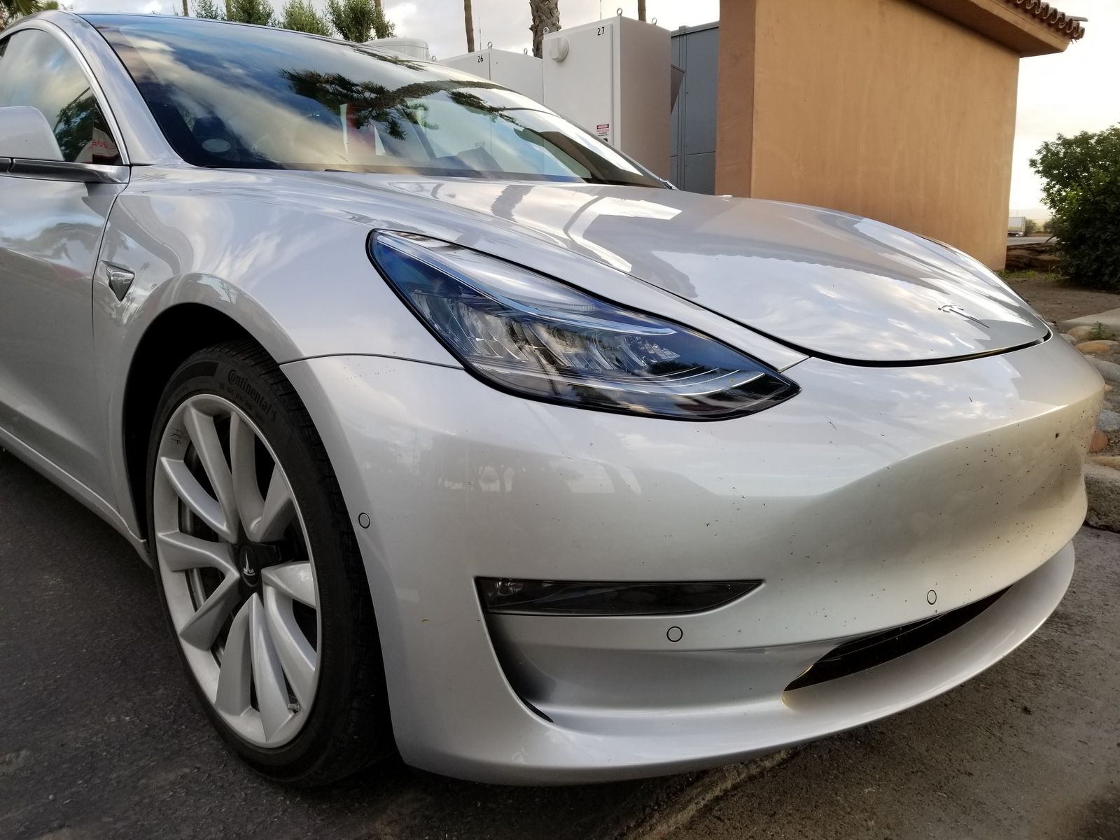 Tesla Model 3 resmen tanıtıldı