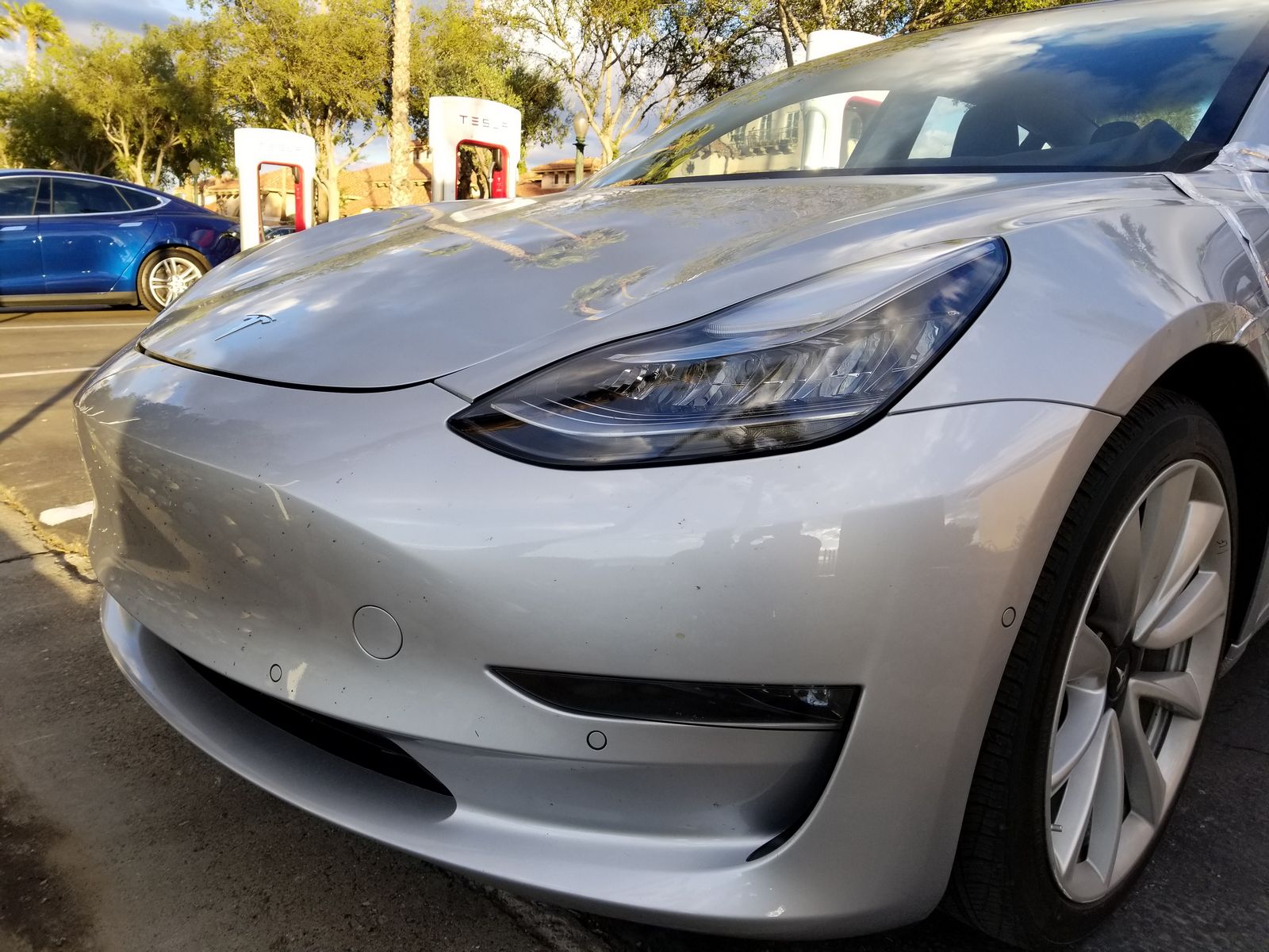 Tesla Model 3 resmen tanıtıldı