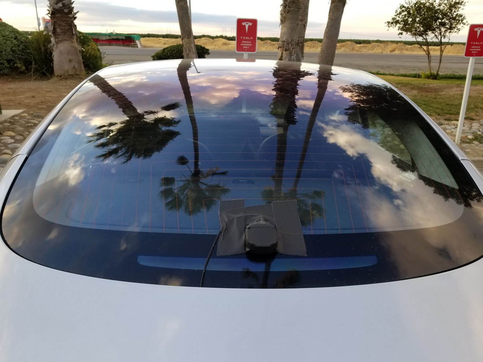 Tesla Model 3 resmen tanıtıldı