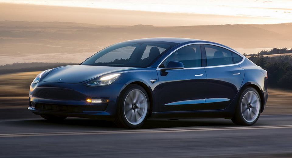 Tesla Model 3 resmen tanıtıldı