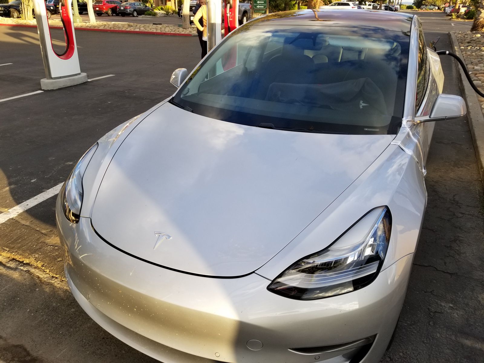 Tesla Model 3 resmen tanıtıldı
