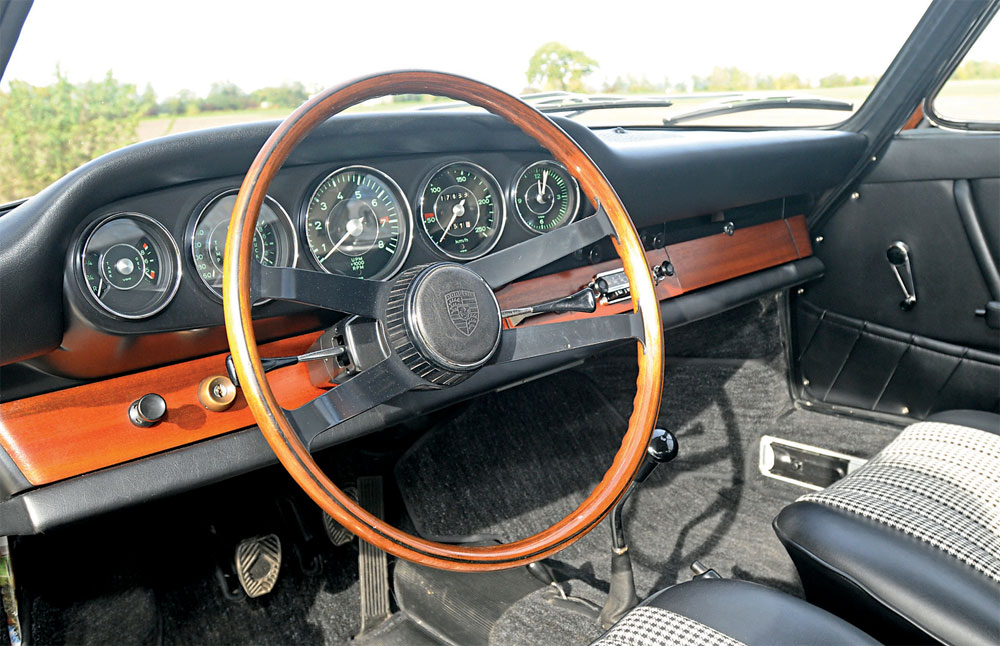 KARŞILAŞTIRMA · Porsche 901, Porsche 911