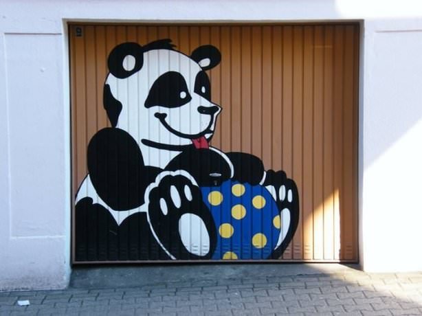 Garaj kapısı olduğuna inanamayacaksınız