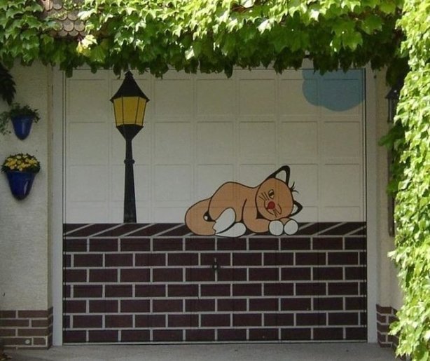 Garaj kapısı olduğuna inanamayacaksınız