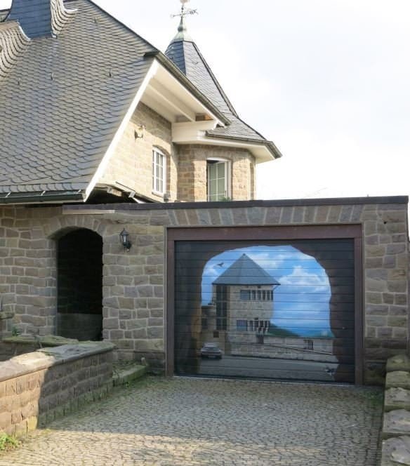 Garaj kapısı olduğuna inanamayacaksınız