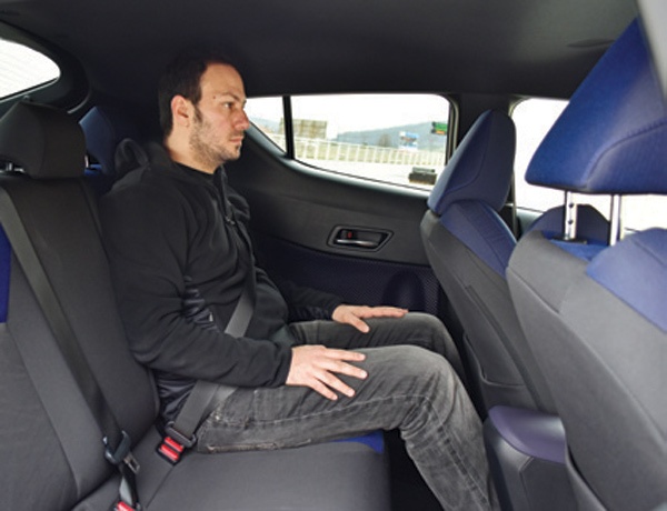 TEST · Toyota C-HR 1.8 Hybrid e-CVT 4x2