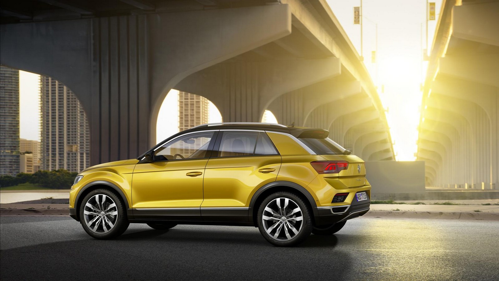 Volkswagen’in yeni kompakt crossover modeli T-Roc tanıtıldı