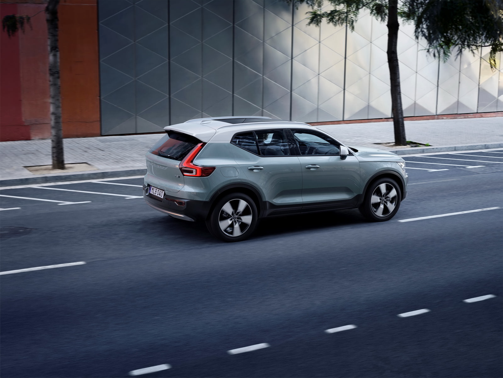Volvo XC40 ortaya çıktı